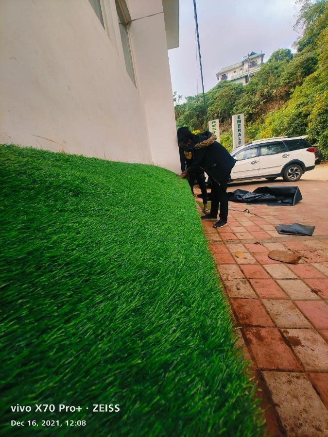 Hotel Emerald Inn Munnar Εξωτερικό φωτογραφία