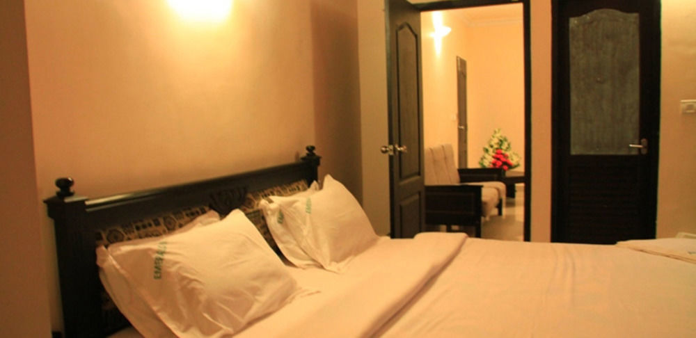 Hotel Emerald Inn Munnar Εξωτερικό φωτογραφία