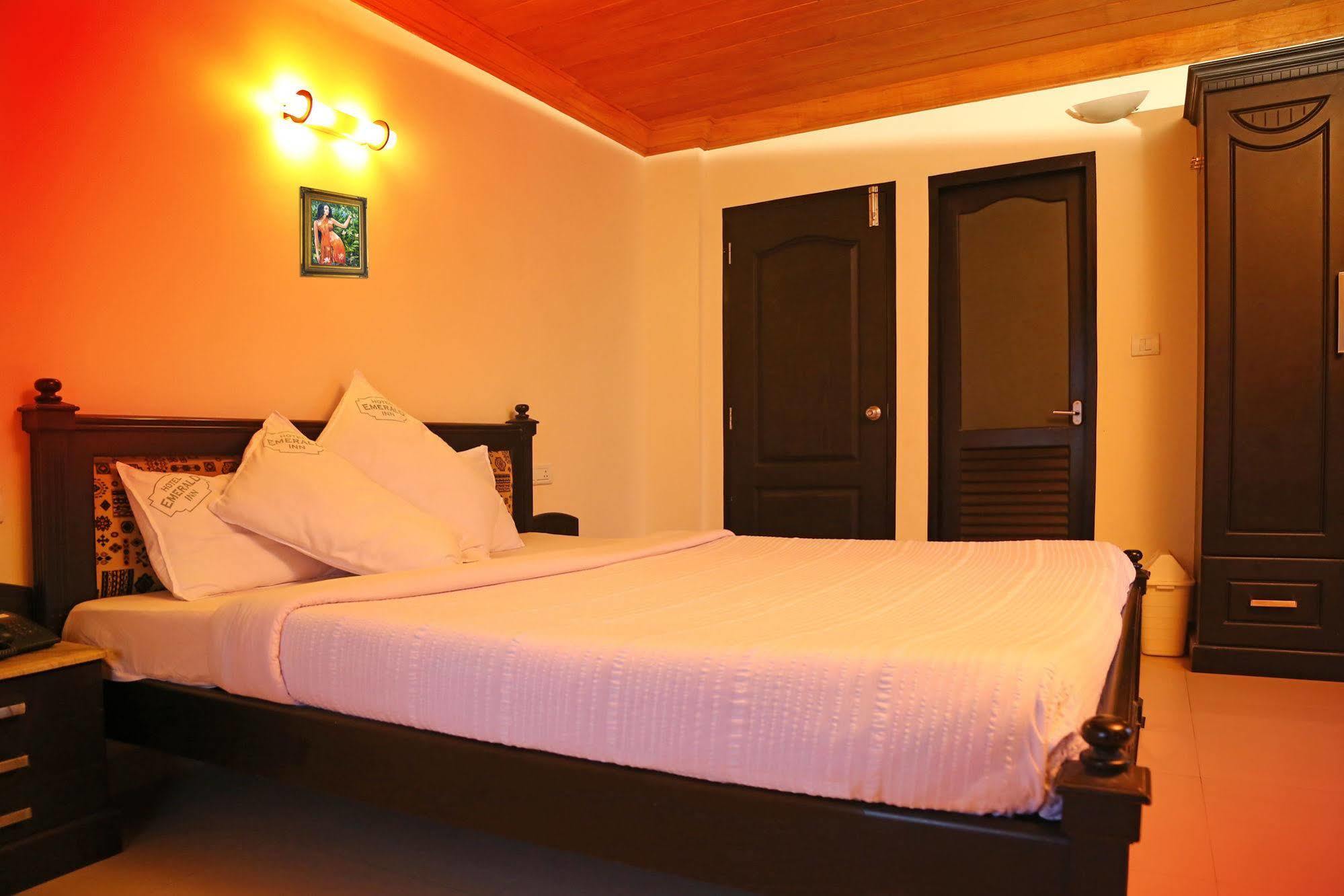 Hotel Emerald Inn Munnar Εξωτερικό φωτογραφία